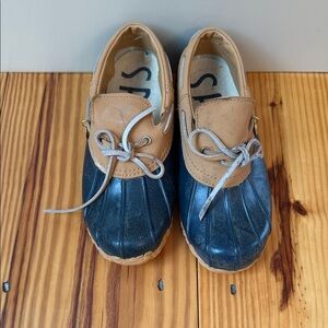 Women’s Size 7 Outdoorsy Shoes